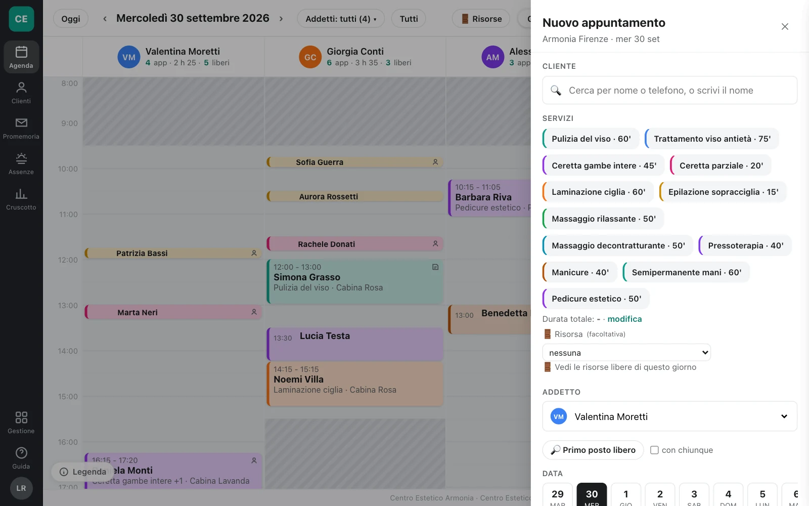 Il nuovo appuntamento in Agenda Team: cliente, servizi con la durata, addetto e primo posto libero