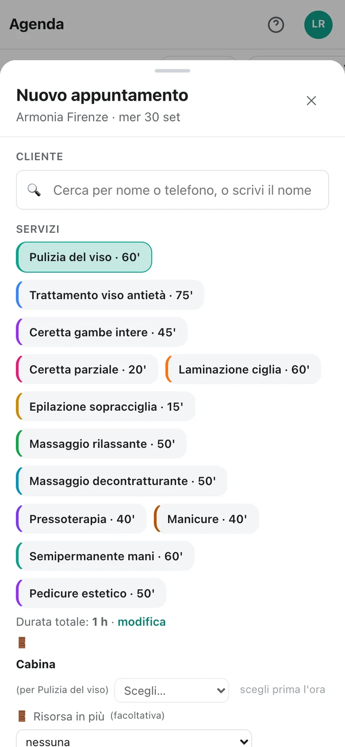 Un nuovo appuntamento dal telefono: cliente e servizi